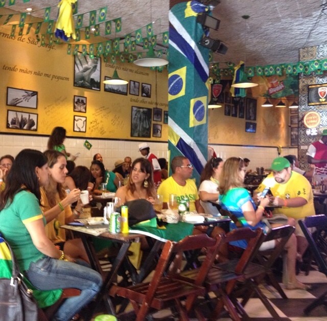 Depois da despedida da Fonte Nova na Copa, donos de bares em Salvador preveem aumento no movimento em dia de jogos